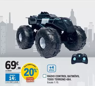 Oferta de DC Comics - Radio Control Batmovil Todo Terreno 4X4 por 69,98€ en E.Leclerc