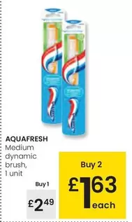 Oferta de Aquafresh - Medium Dynamic Brush por 2,49€ en Eroski