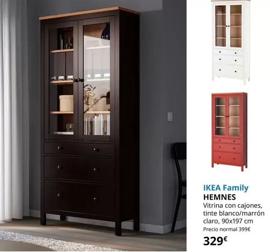 Oferta de Hemnes - Vitrina Con Cajones Tinte Blanco/marron Claro por 329€ en IKEA