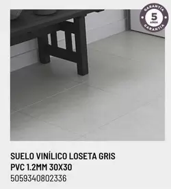 Oferta de PVC - Suelo Vinílico Loseta Gris Pvc 1.2mm 30x30 en Brico Depôt