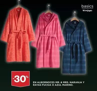 Oferta de El Corte Inglés - En Albornoces Mr. & Mrs. Naranja Y Rayas Fucsia O Azul Marino en Hipercor