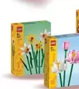 Oferta de LEGO -  Rosas Girasoles Flor De Loto Flor De Cerezo O Narciso por 12,99€ en Carrefour