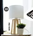 Oferta de Lámpara De Mesa Molu por 16,95€ en BricoCentro