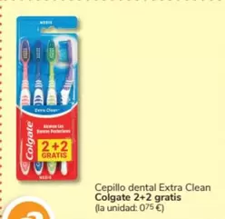 Oferta de Colgate - Cepillo Dental Extra Clean en Consum