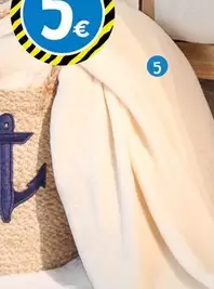 Oferta de Manta De Coralina Aprox por 5€ en TEDi