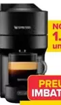 Oferta de DeLonghi - Cafetera De  Cápsulas Vertuo Env90b O Vertuo Pop Xn9201 Blanca por 59€ en Carrefour